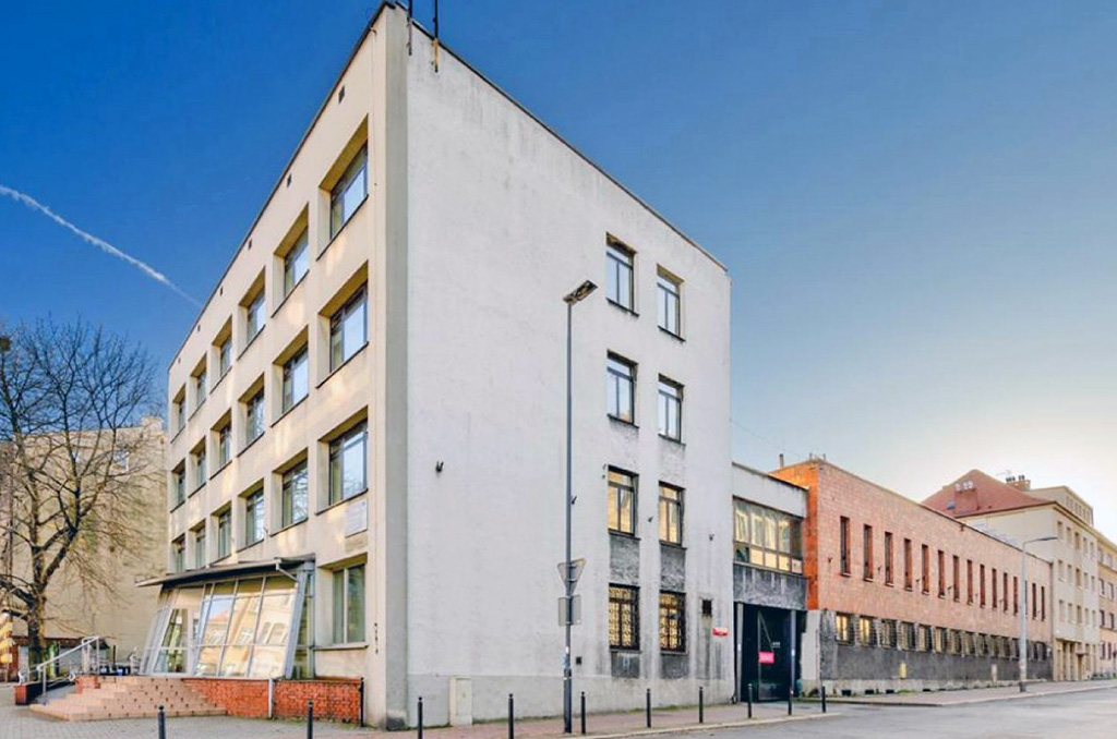 kompleks zabudowań wchodzących w skład nieruchomości inwestycyjnej do sprzedaży Katowice (okolice)