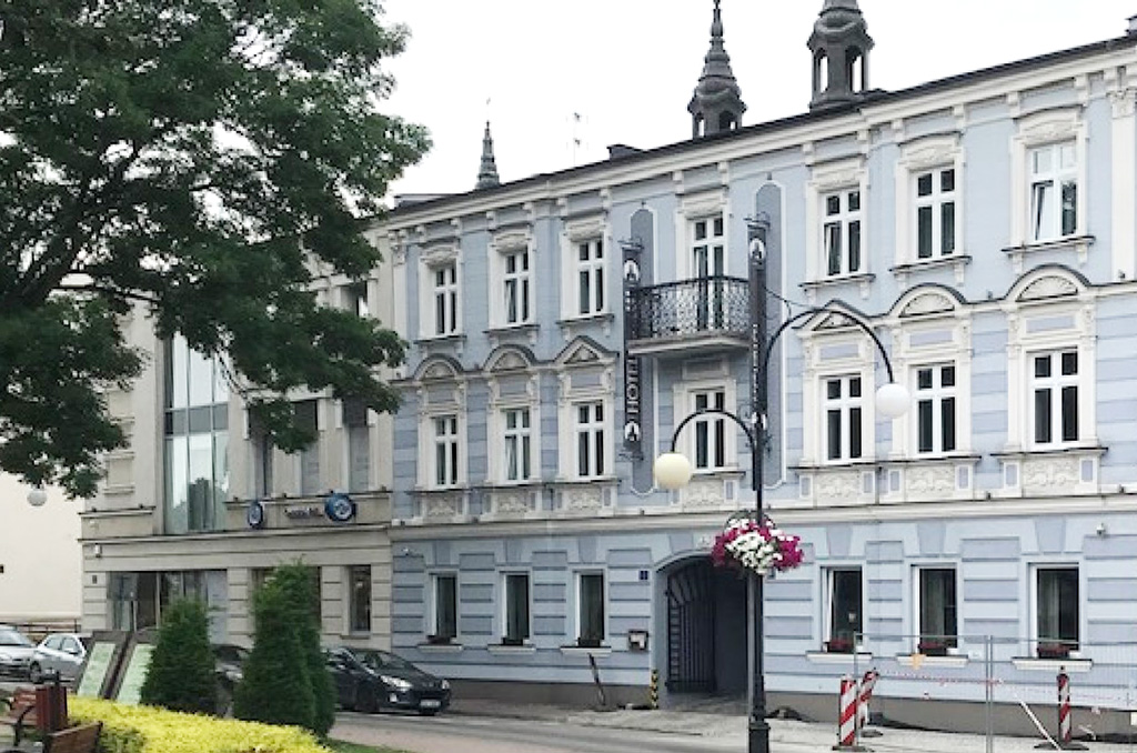 reprezentacyjna fasada nieruchomości komercyjnej do sprzedaży Łódź (okolice)