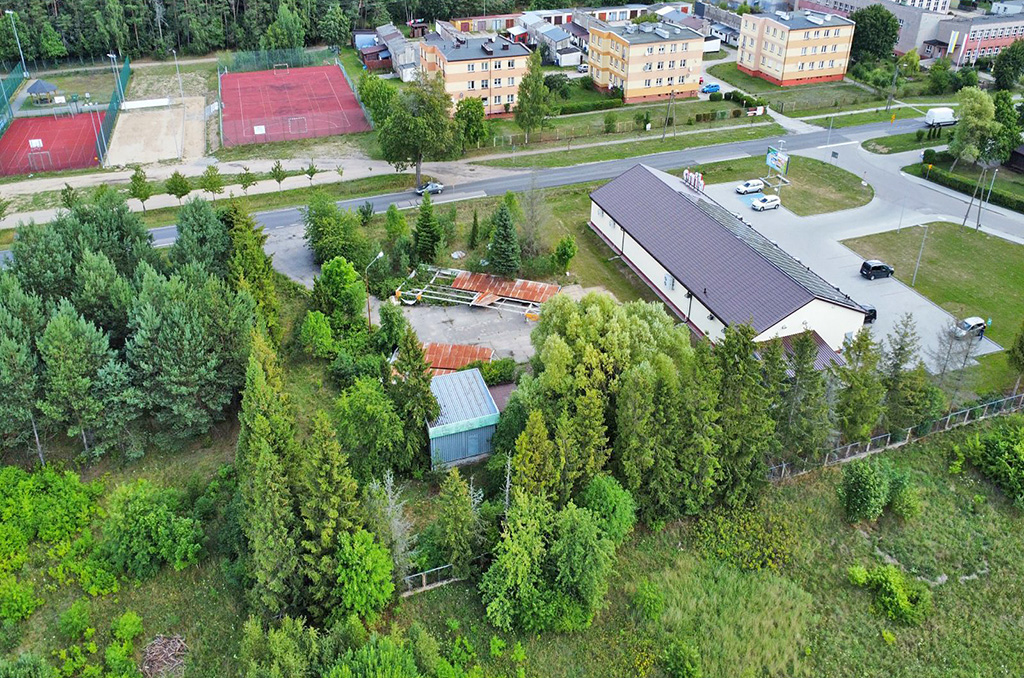 widok z lotu drona pokazujący od góry nieruchomość komercyjną na sprzedaż Słupsk (okolice)