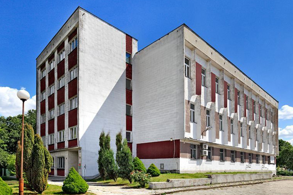 imponująca bryła nieruchomości inwestycyjnej do sprzedaży Lublin (okolice)