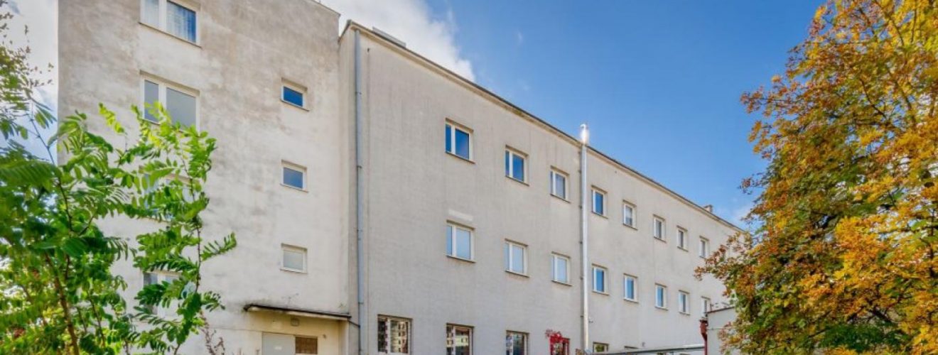 frontowa elewacja nieruchomości inwestycyjnej do sprzedaży Kielce