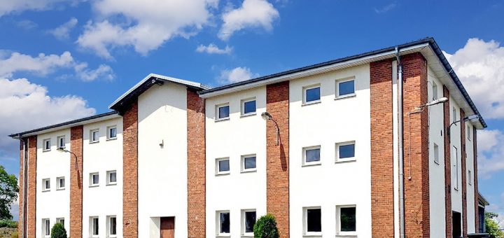 frontowa elewacja nieruchomości inwestycyjnej do sprzedaży Toruń (okolice)