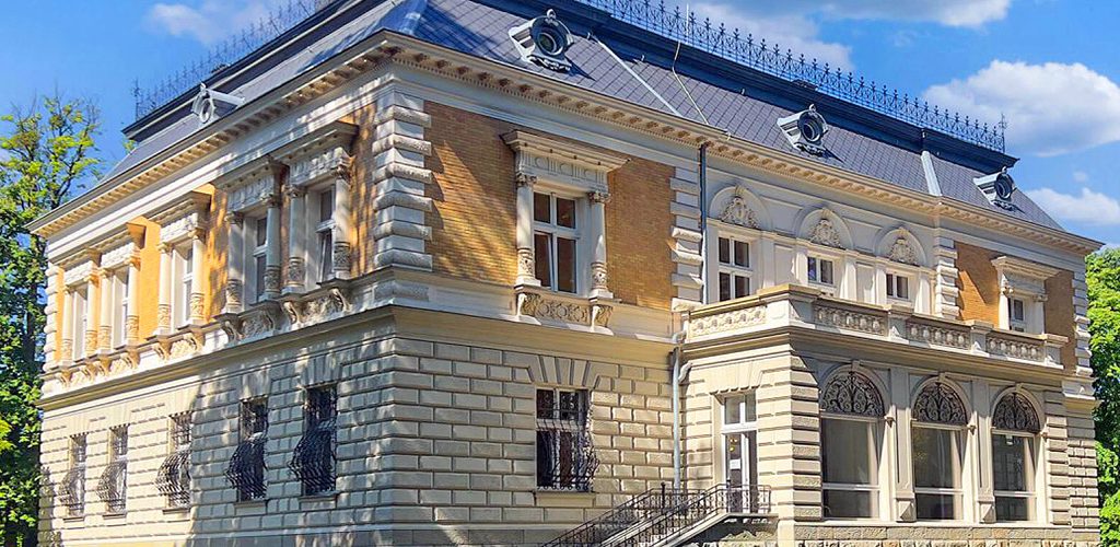 okazała bryła nieruchomości inwestycyjnej do sprzedaży Bielsko-Biała