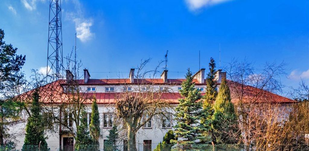 frontowa elewacja nieruchomości inwestycyjnej do sprzedaży Łódź (okolice)