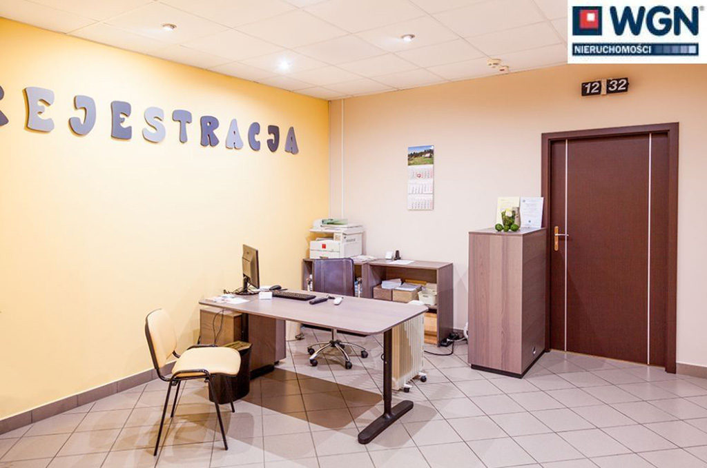 eleganckie pomieszczenie w nieruchomości komercyjnej na sprzedaż Mazury