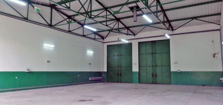 wnętrze magazynu w nieruchomości inwestycyjnej do sprzedaży Oświęcim