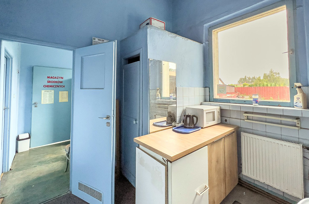 widok na pomieszczenie socjalne w nieruchomości komercyjnej na sprzedaż Poznań