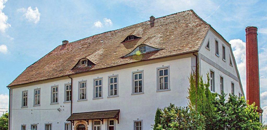 okazała bryła nieruchomości inwestycyjnej do sprzedaży Bolesławiec (okolice)
