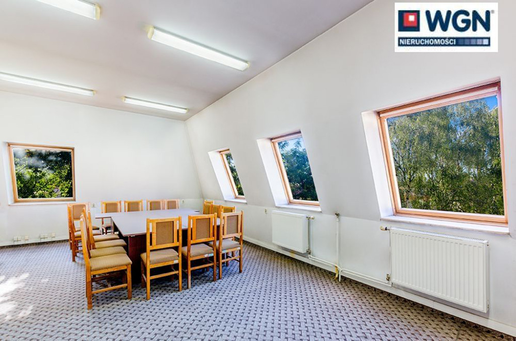 jedno z pomieszczeń w nieruchomości komercyjnej do sprzedaży Mazury