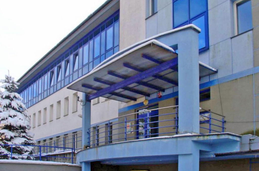 boczna elewacja nieruchomości komercyjnej na sprzedaż Nowy Sącz