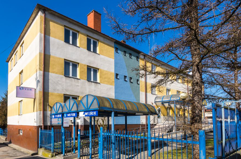 reprezentacyjn wejście do nieruchomości inwestycyjnej na sprzedaż Warszawa (okolice)