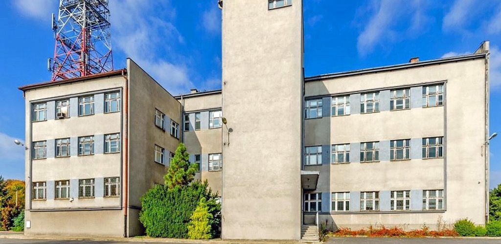 frontowa elewacja nieruchomości inwestycyjnej do sprzedaży Katowice (okolice)