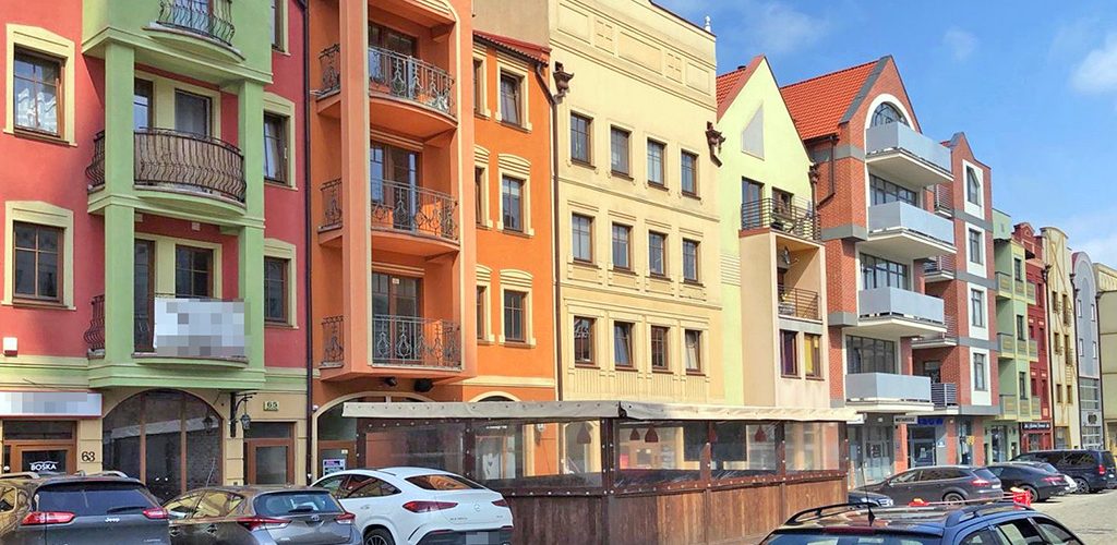 frontowa elewacja nieruchomości inwestycyjnej do sprzedaży Legnica (okolice)
