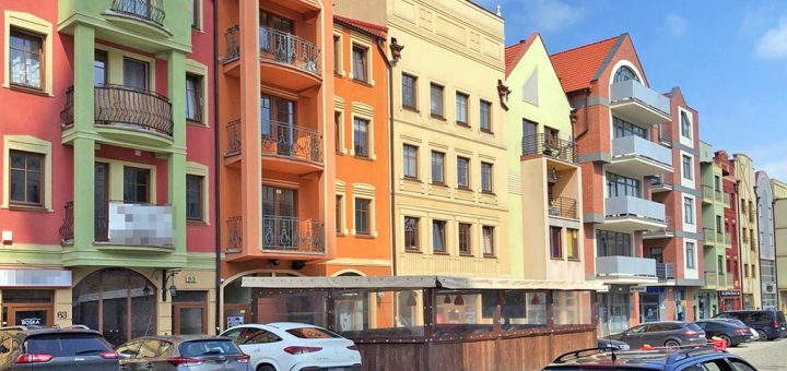 frontowa elewacja nieruchomości inwestycyjnej do sprzedaży Legnica (okolice)