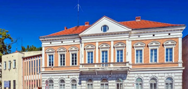 frontowa elewacja nieruchomości inwestycyjnej do sprzedaży Zielona Góra (okolice)