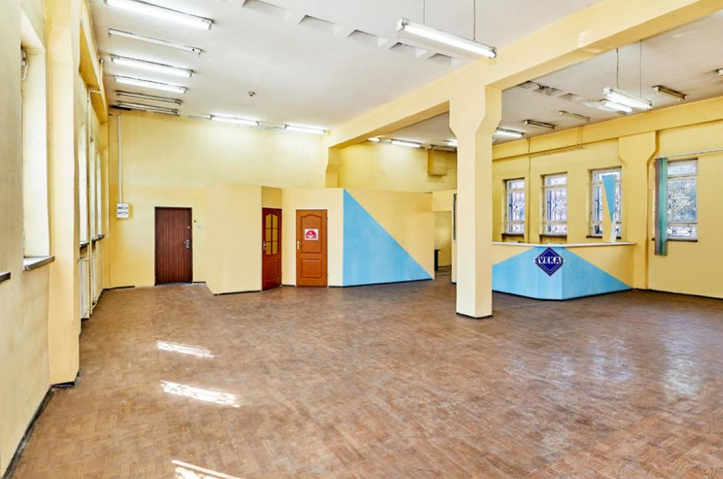 jedno z pomieszczeń w nieruchomości komercyjnej na sprzedaż Zielona Góra (okolice)