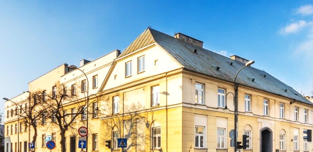 okazała bryła nieruchomości inwestycyjnej do sprzedaży Płock