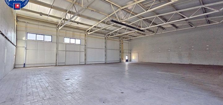 wnętrze hali w nieruchomości inwestycyjnej do wynajęcia Toruń okolice