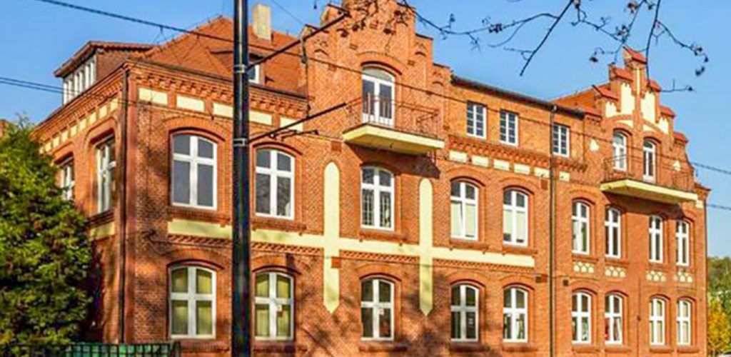 frontowa elewacja nieruchomości inwestycyjnej do sprzedaży Katowice (okolice)