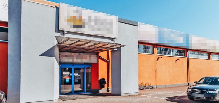 frontowa elewacja nieruchomości inwestycyjnej do sprzedaży Koszalin