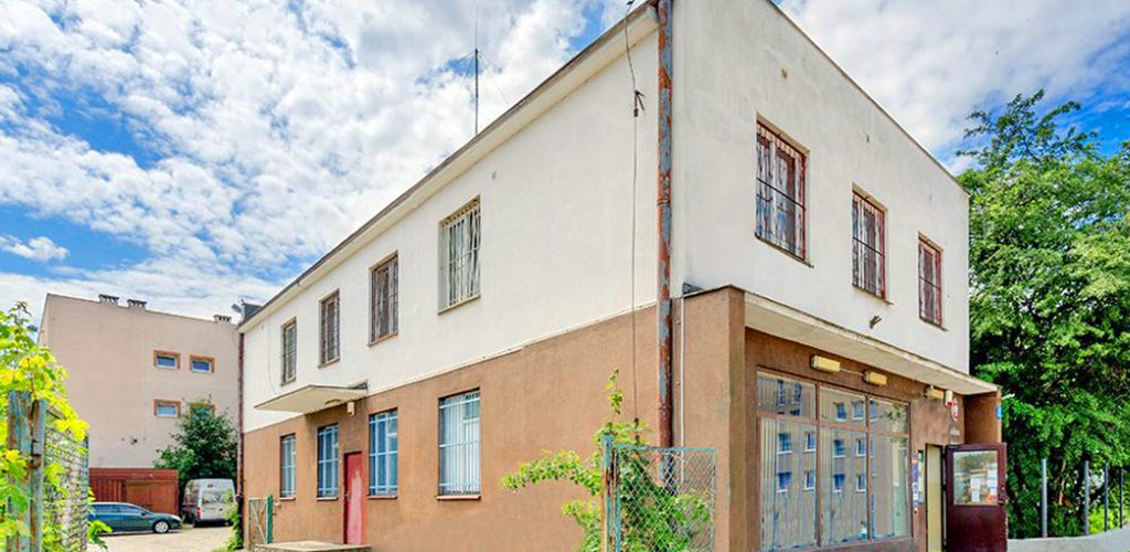 okazała bryła nieruchomości inwestycyjnej do sprzedaży Gdynia