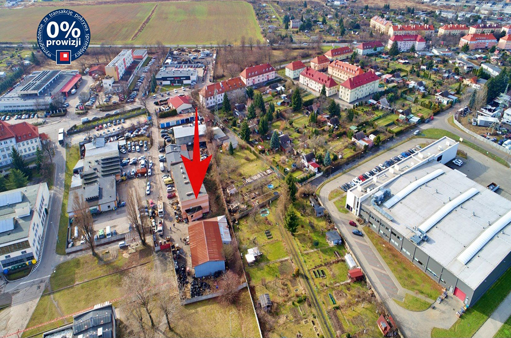 biznesowa okolica, w której zlokalizowana jest nieruchomość komercyjna na sprzedaż Wałbrzych (okolice)