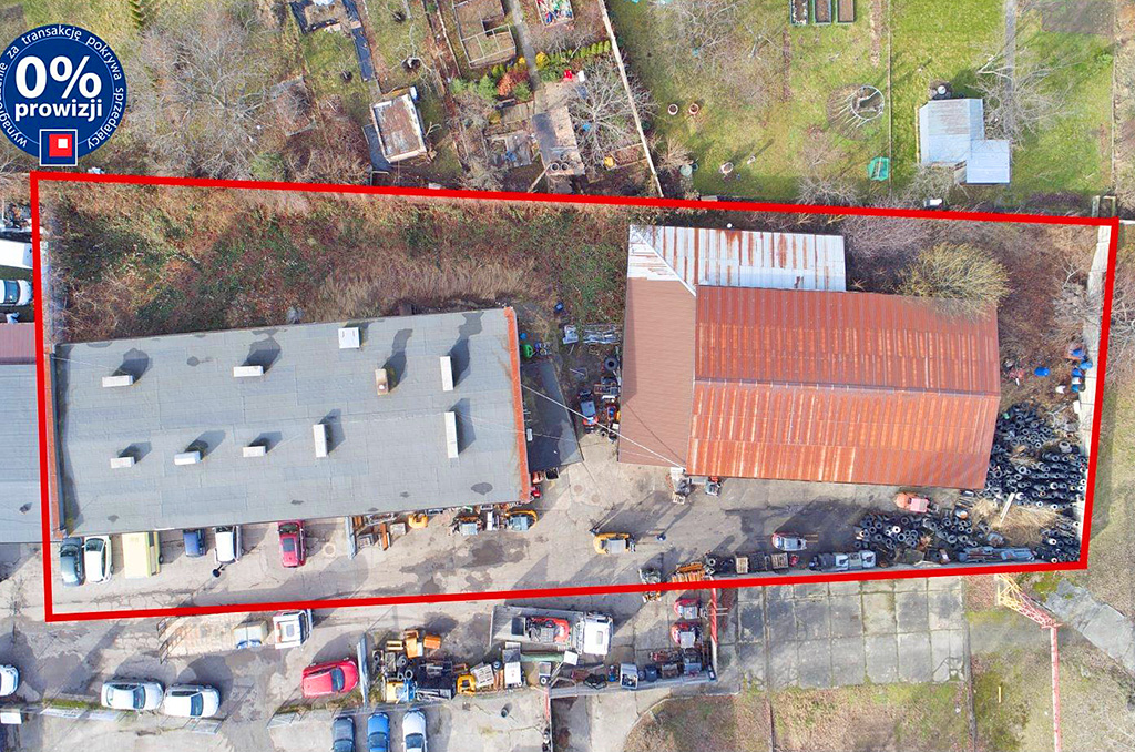 rzut z drona pokazujący od góry nieruchomość inwestycyjną na sprzedaż Wałbrzych (okolice)