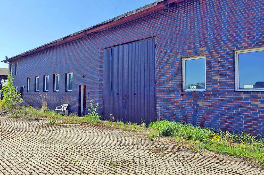 jeden z obiektów na terenie nieruchomości komercyjnej na sprzedaż Zielona Góra (okolice)