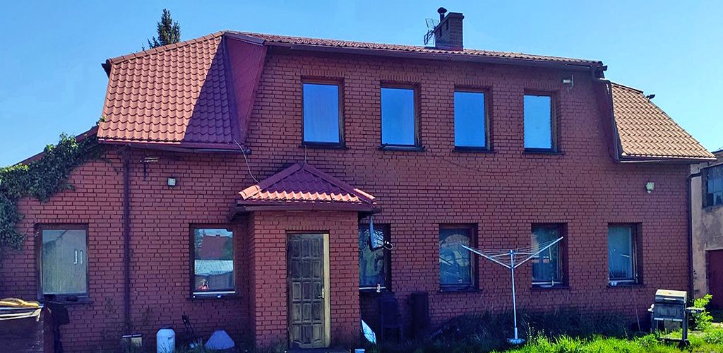 frontowa fasada nieruchomości inwestycyjnej do sprzedaży Zielona Góra (okolice)