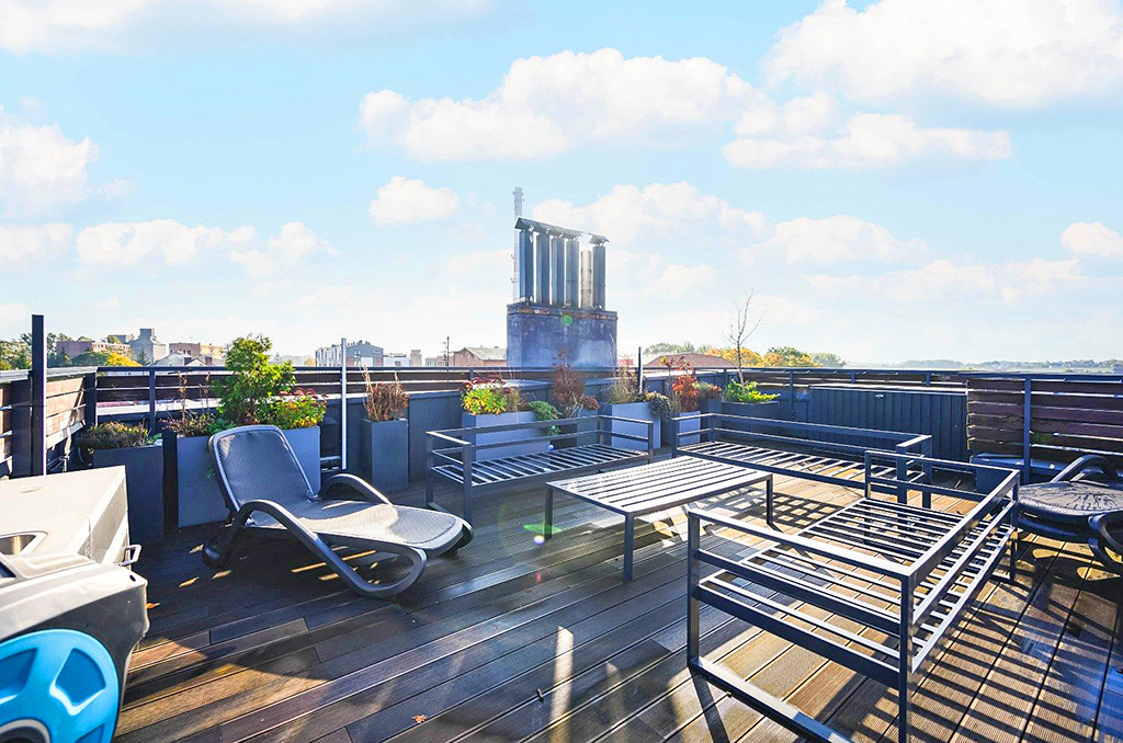 fragment tarasu na dachu nieruchomości komercyjnej do sprzedaży Gdańsk (okolice)