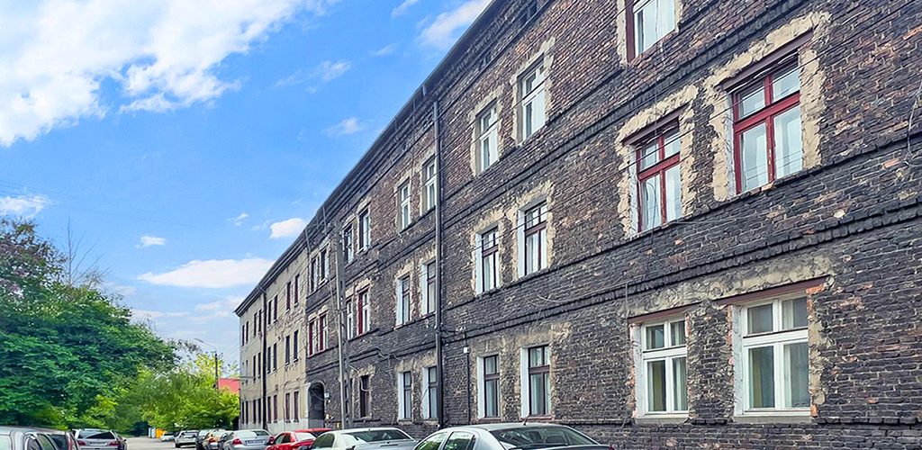 frontowa elewacja nieruchomości inwestycyjnej do sprzedaży Katowice (okolice)