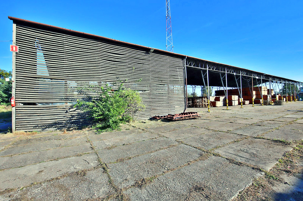 widok z boku na nieruchomość komercyjną na wynajem Gorzów Wielkopolski (okolice)