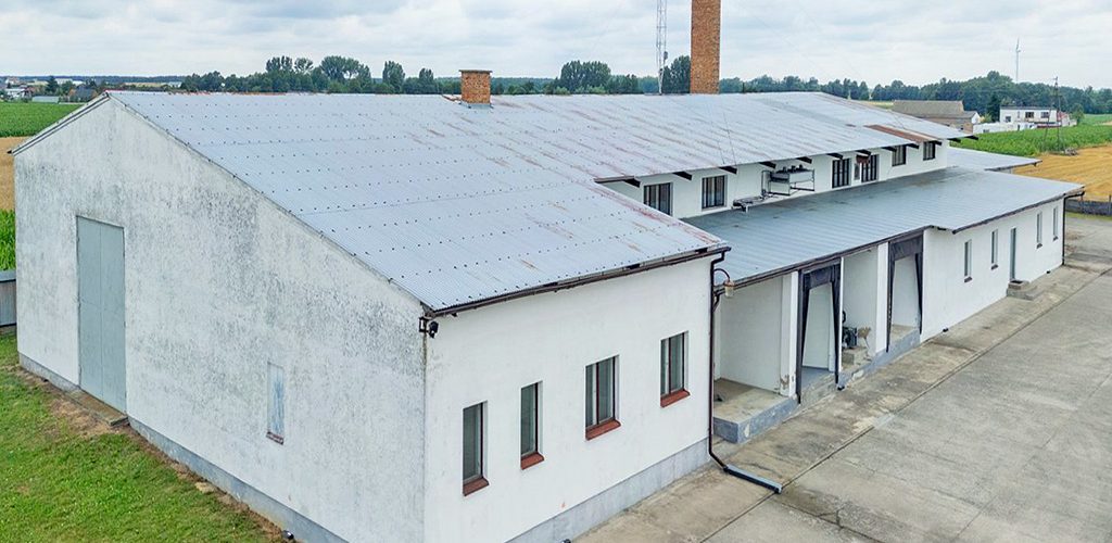 frontowa elewacja nieruchomości inwestycyjnej do sprzedaży Leszno (okolice)