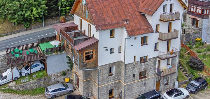 imponująca bryła nieruchomości inwestycyjnej do sprzedaży Karpacz