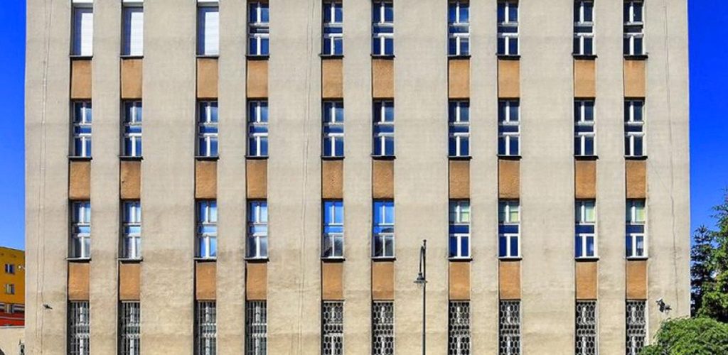 frontowa elewacja nieruchomości inwestycyjnej do sprzedaży Ełk