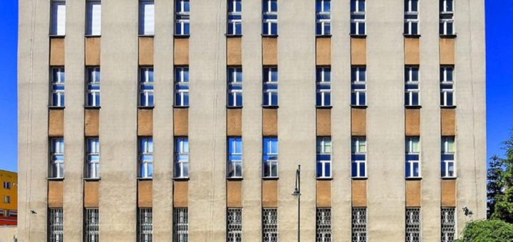 frontowa elewacja nieruchomości inwestycyjnej do sprzedaży Ełk