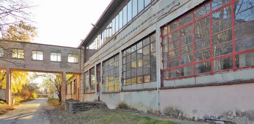 imponująca bryła nieruchomości inwestycyjnej do sprzedaży Mazury