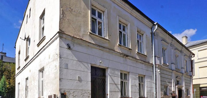 okazała bryła niruchomości inwestycyjnej na sprzedaż Piotrków Trybunalski