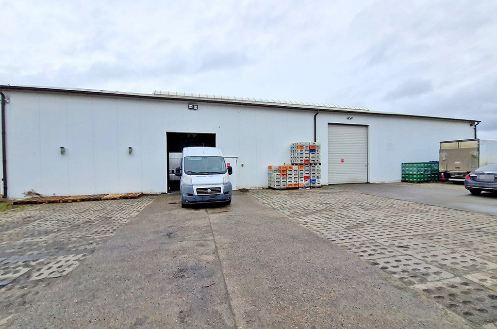 tylna elewacja nieruchomości komercyjnej na wynjem Inowrocław