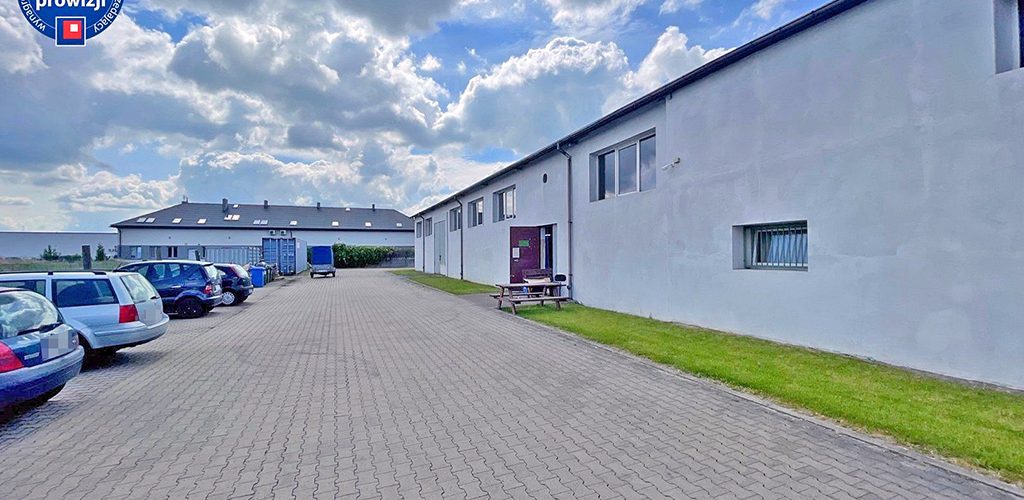 frontowa elewacja nieruchomości inwestycyjnej do sprzedaży Legnica (okolice)