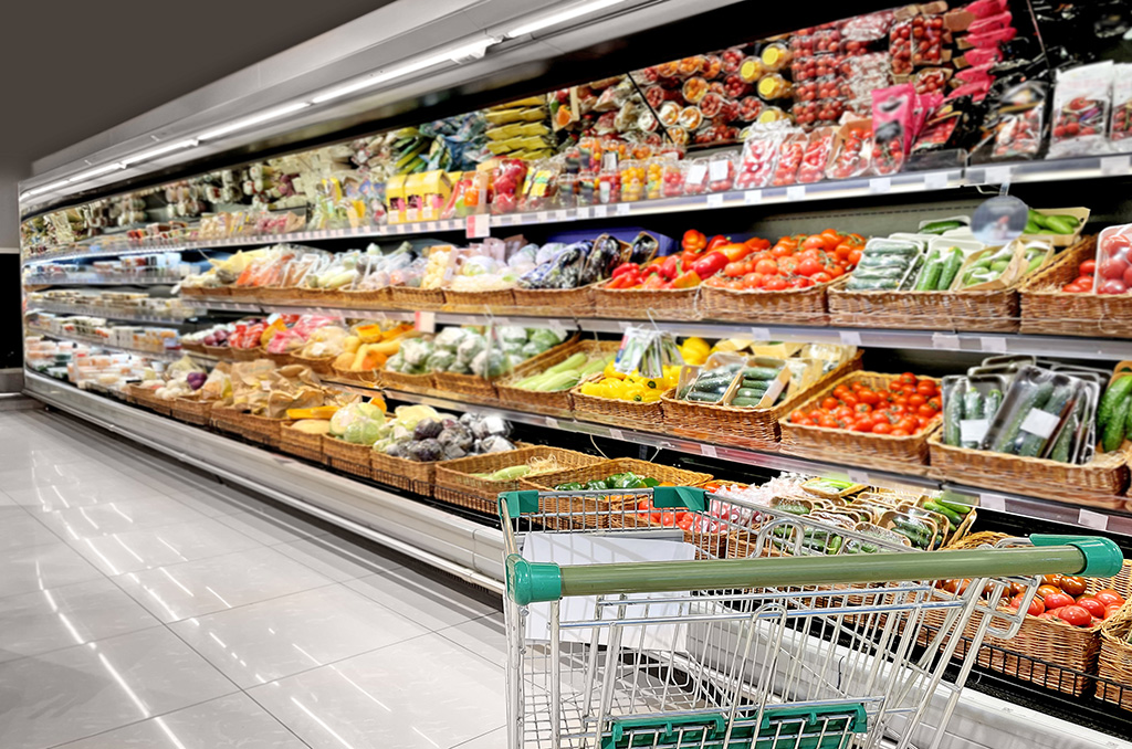 zdjęcie prezentuje świeże owoce i warzywa w nieruchomości komercyjnej do sprzedaży Szczecin