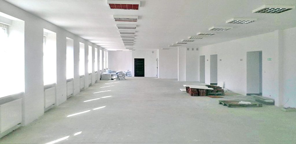 przestronne wnętrze nieruchomości inwestycyjnej do sprzedaży Zielona Góra (okolice)