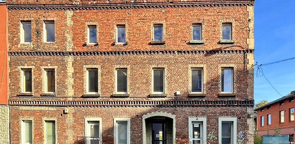 frontowa elewacja nieruchomości inwestycyjnej do sprzedaży Katowice (okolice)