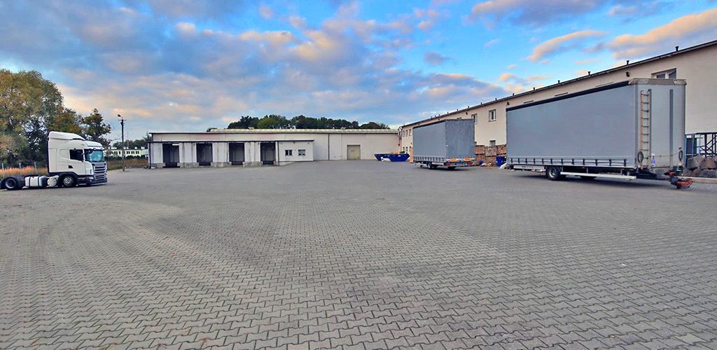 widok na parking przy nieruchomości inwestycyjnej do wynajęcia Gorzów Wielkopolski