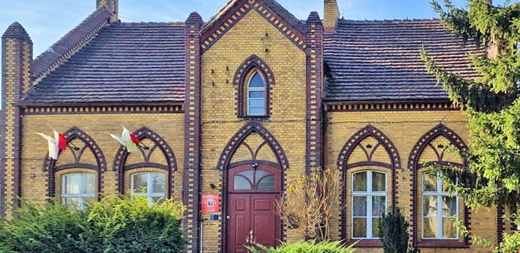 widok od przodu na nieruchomość komercyjną do sprzedaży Zielona Góra (okolice)