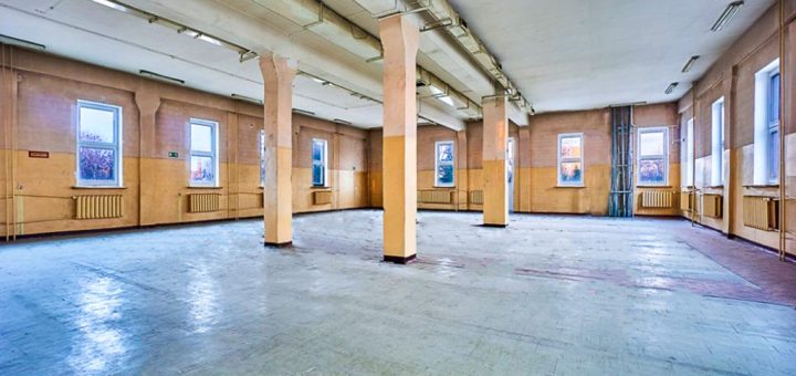 przestronny magazyn na terenie nieruchomości inwestycyjnej do sprzedaży Piotrków Trybunalski okolice