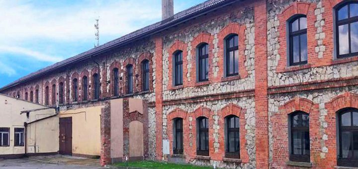 frontowa elewacja nieruchomości inwestycyjnej do sprzedaży Częstochowa (okolice)