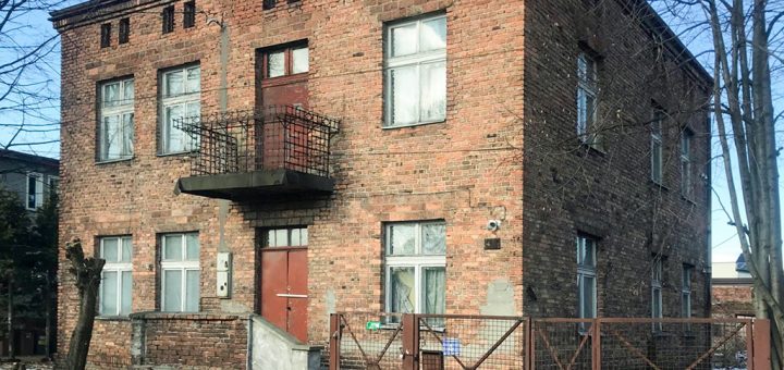 frontowa elewacja nieruchomości inwestycyjnej do sprzedaży Łódź (okolice)