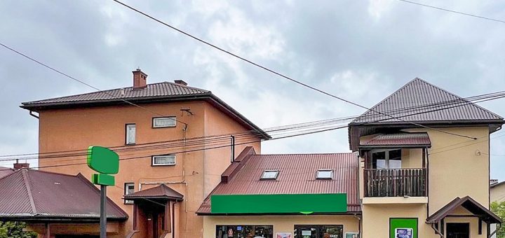 frontowa elewacja nieruchomości inwestycyjnej do sprzedaży Tarnów (okolice)
