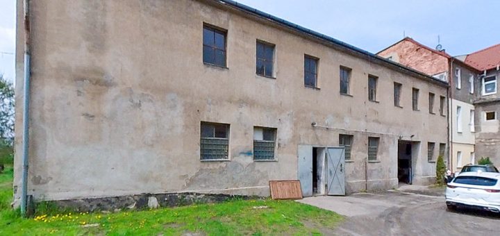 frontowa elewacja nieruchomości inwestycyjnej do sprzedaży Nieruchomość inwestycyjna do sprzedaży Wałbrzych (okolice)